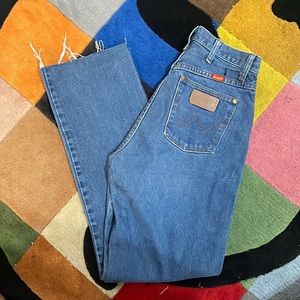 vintage wrangler blue denim slim jeans / size 11 x 36